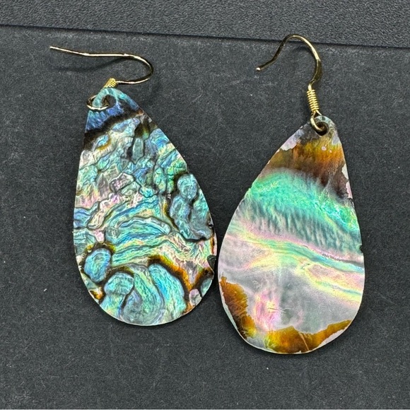 Stunning Mother of Pearl Tear Drop Earrings 14k gold plated hooks - Picture 7 of 9